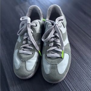 Dark/light green casual Sneakers. Never worn.